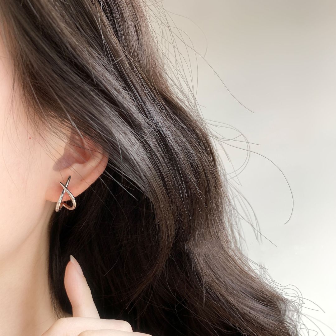Criss-Cross Stud Earring