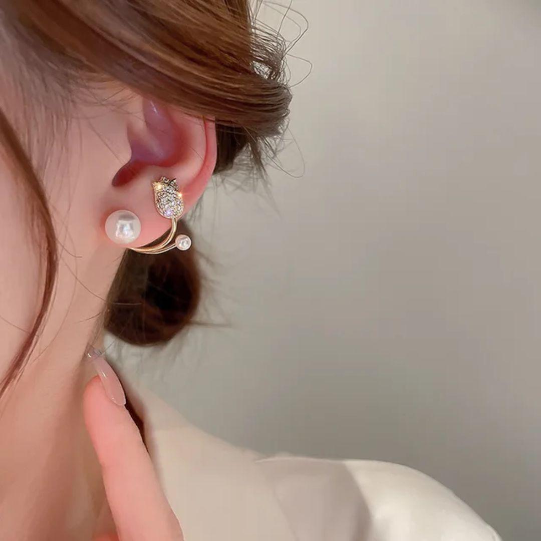 Dewy Tulip Stud Earring