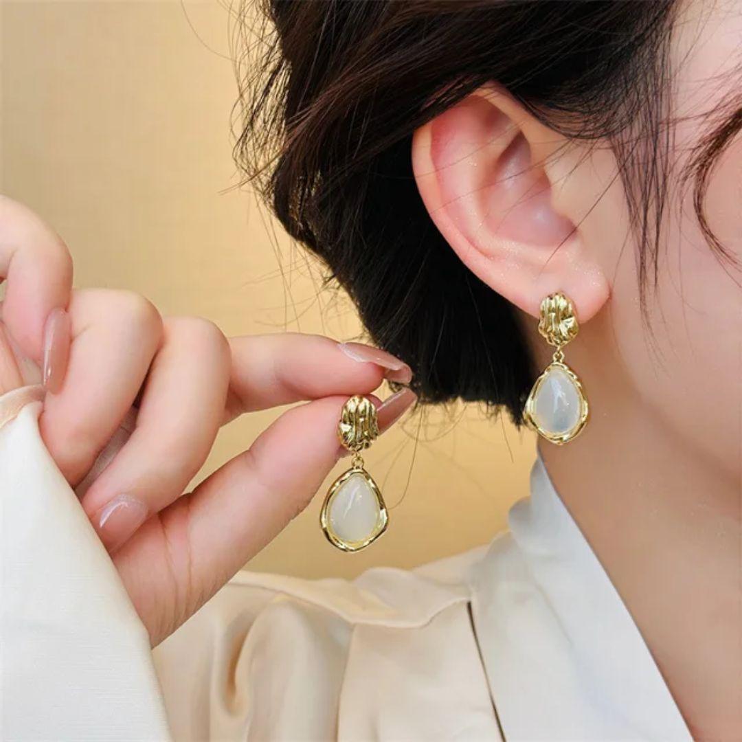 Gilded Stone Teardrops Earrings