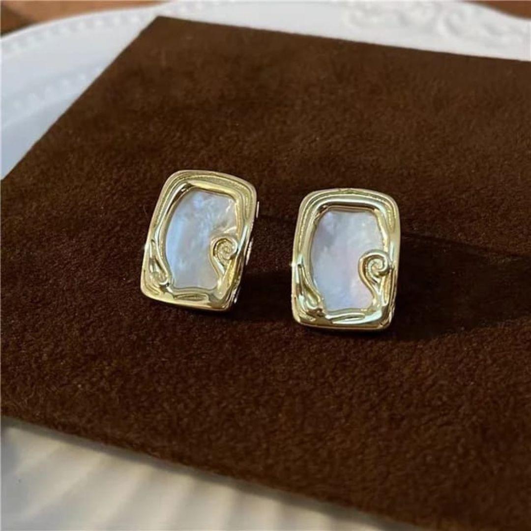 Regal Stud Earring