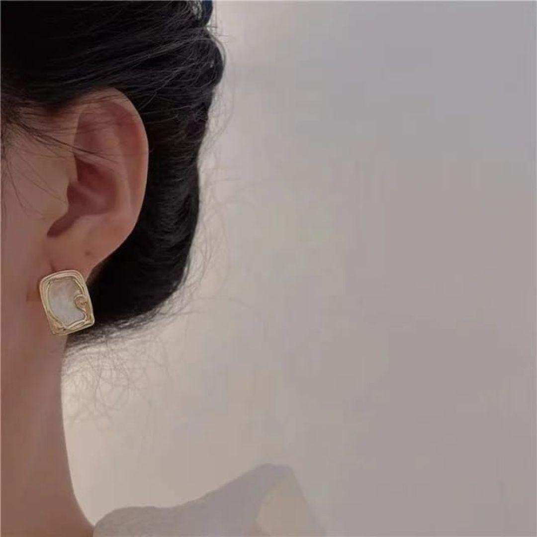 Regal Stud Earring