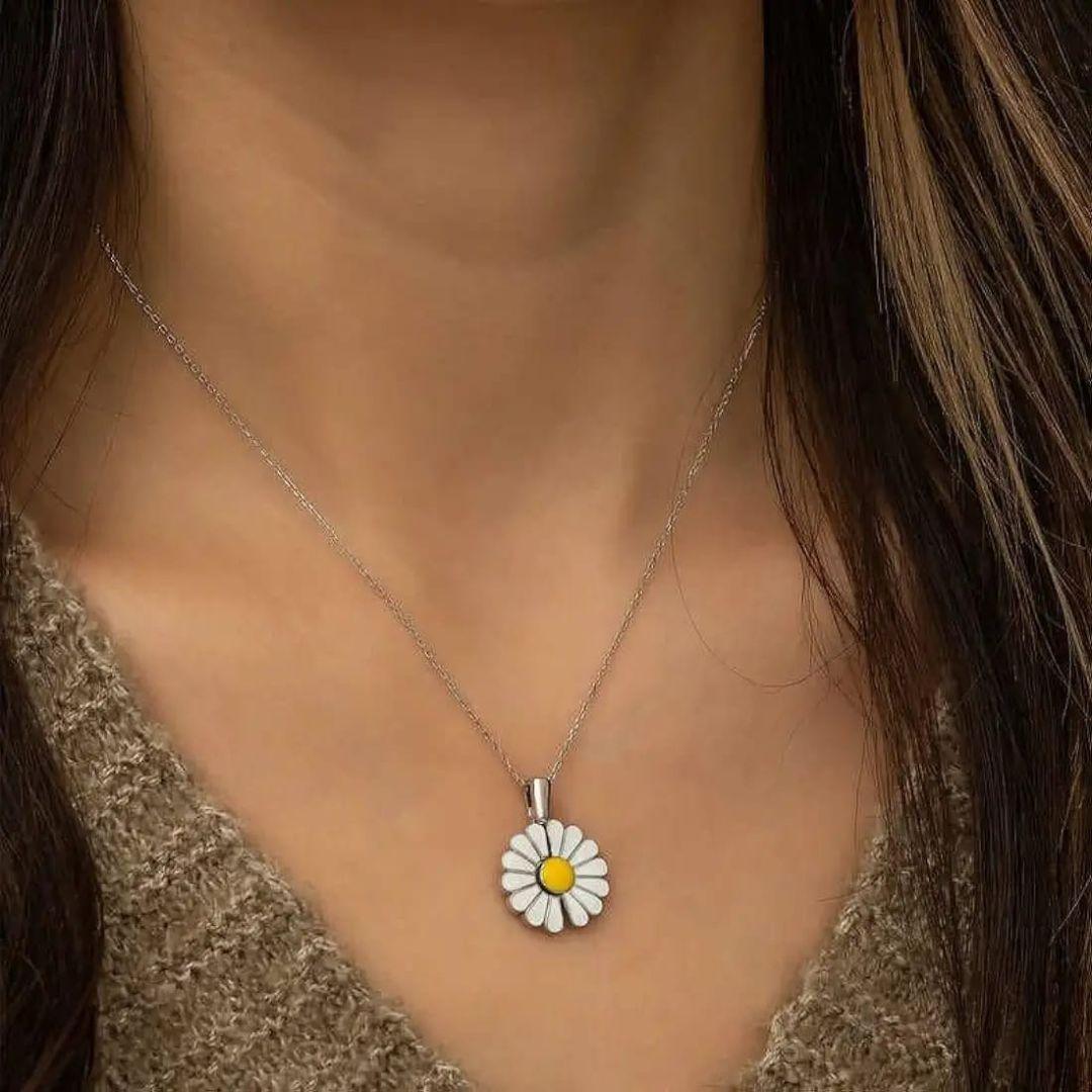 Bloom Breeze Necklace