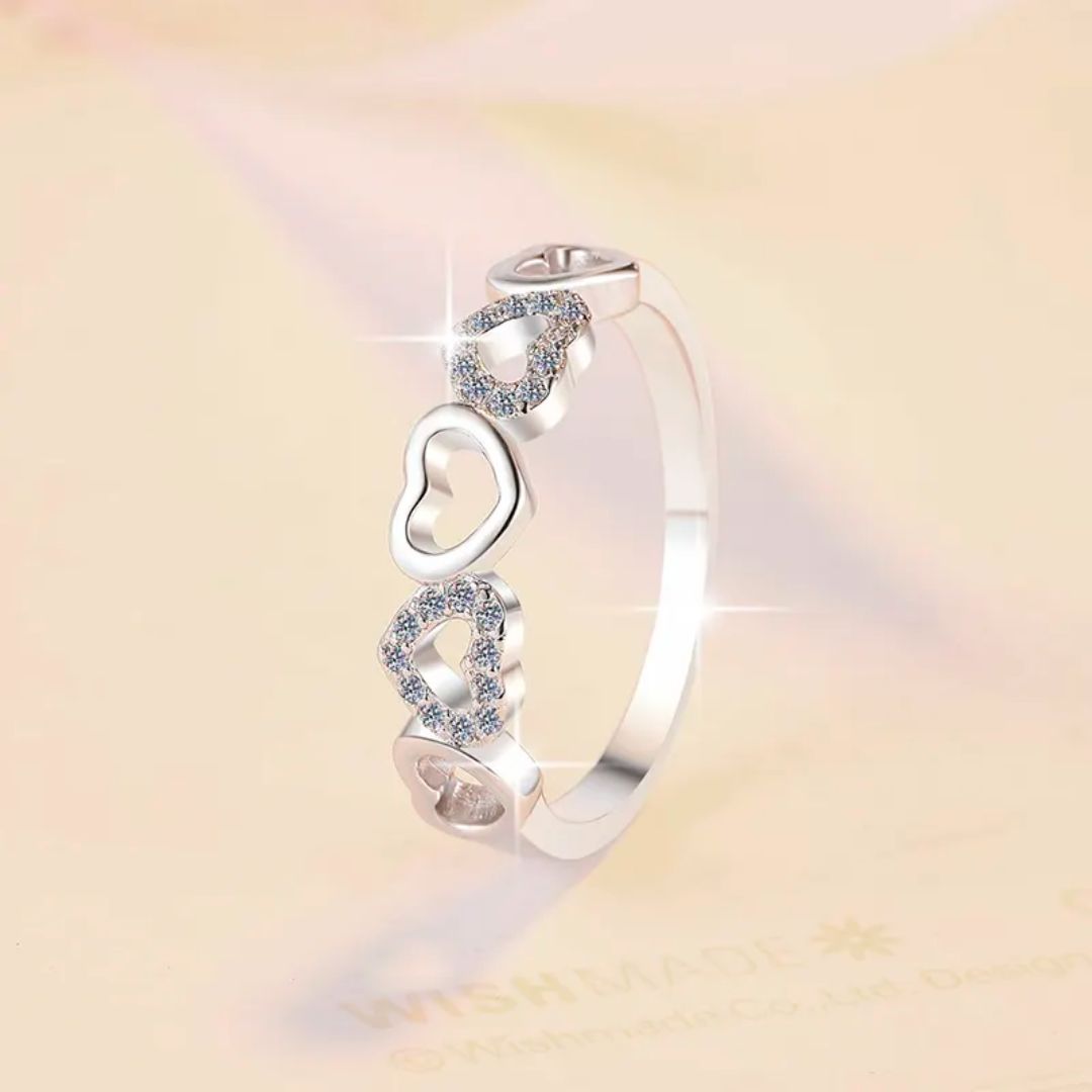 Bling Blogger Heart Ring
