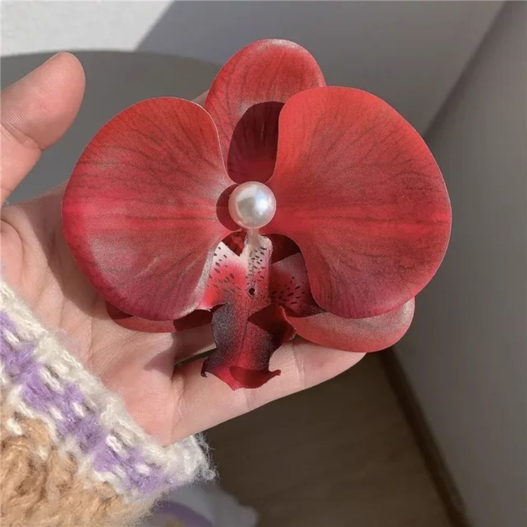 Reddish floral Clip