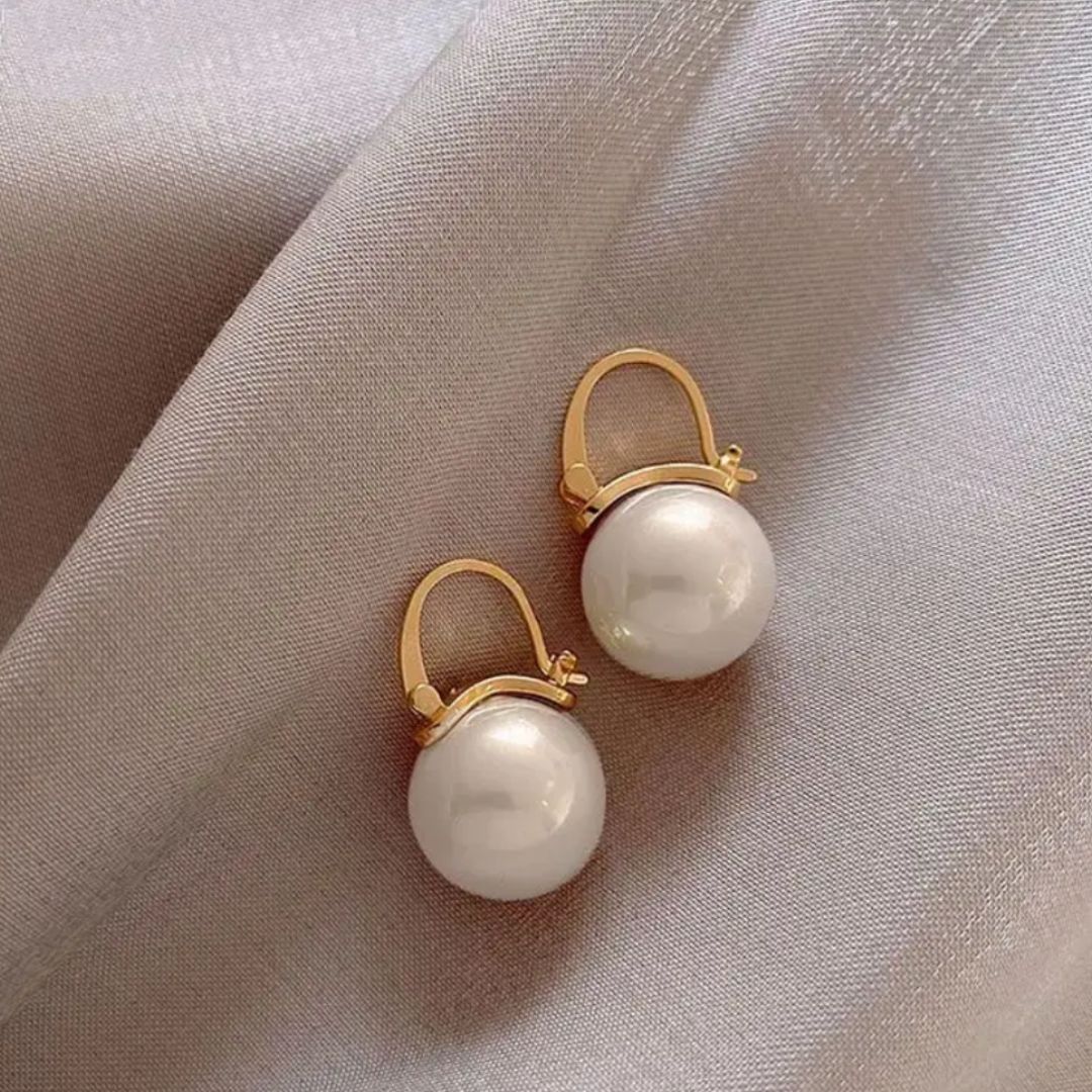 Infinity Pearl Loops Earring