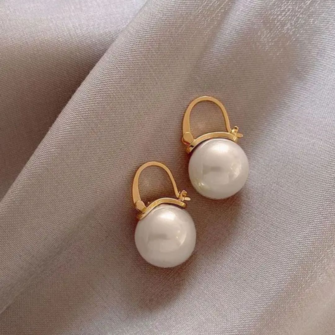 Infinity Pearl Loops Earring