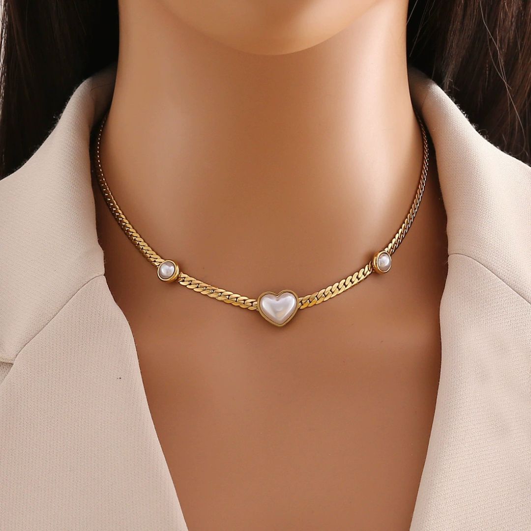 Aurelia Pearl Heart Neckalce