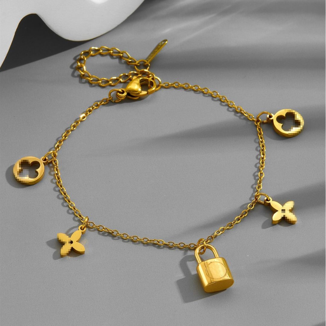 Aurelia Clover Charm Chain Necklace