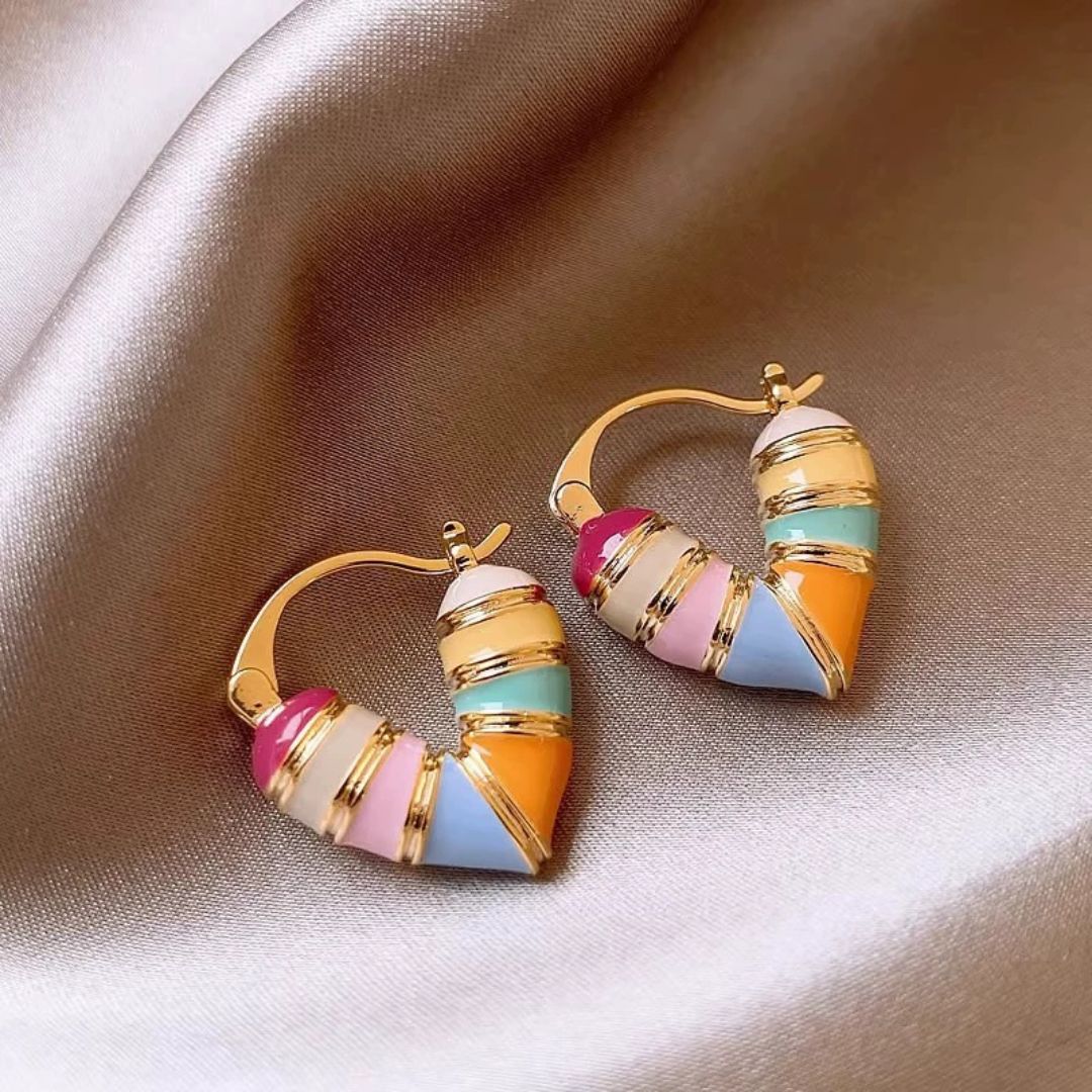 Star Kiss Loops Hoop Earring