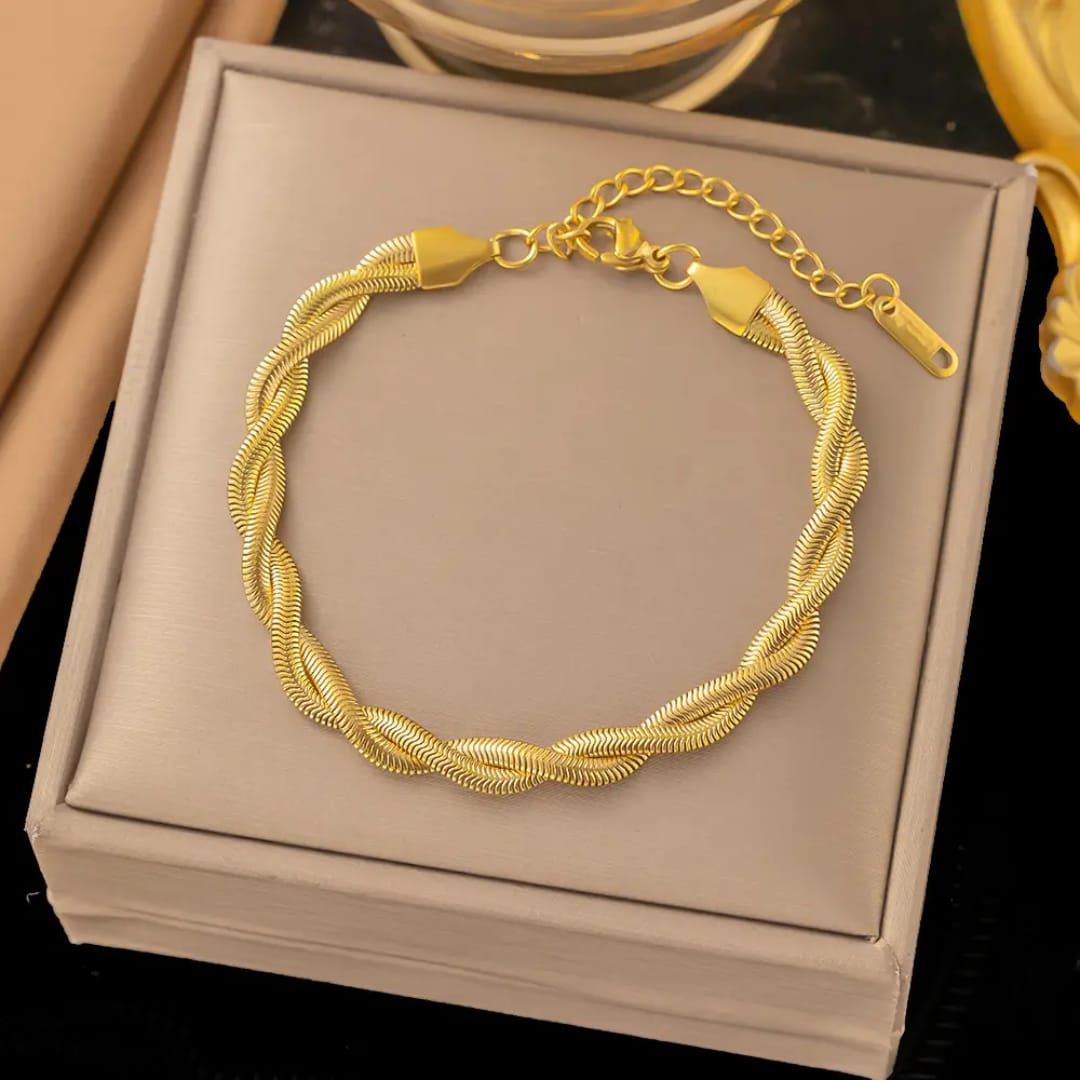 Luxe Curl Chain Bracelet