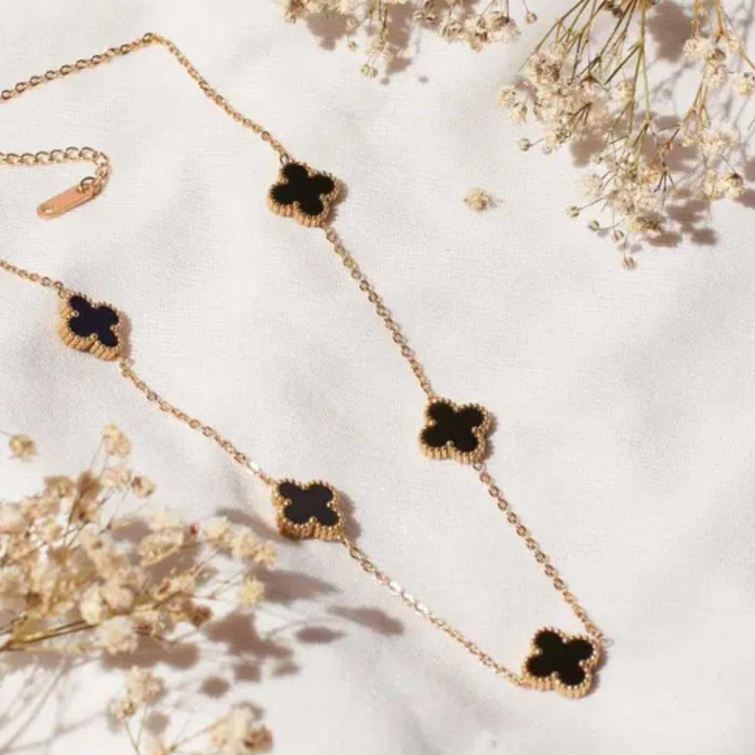 Dazzle Star Necklace