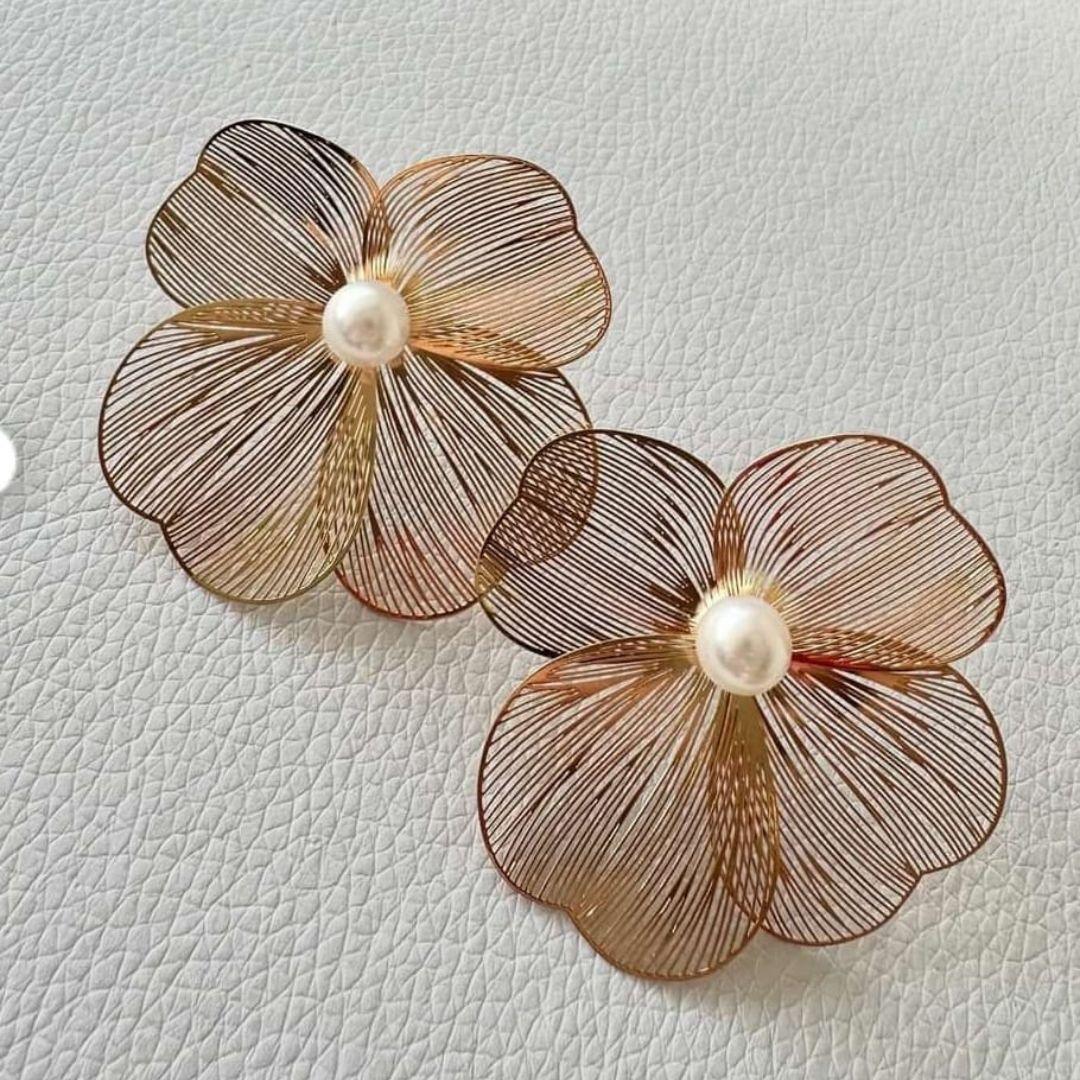 Misty Petal Earring