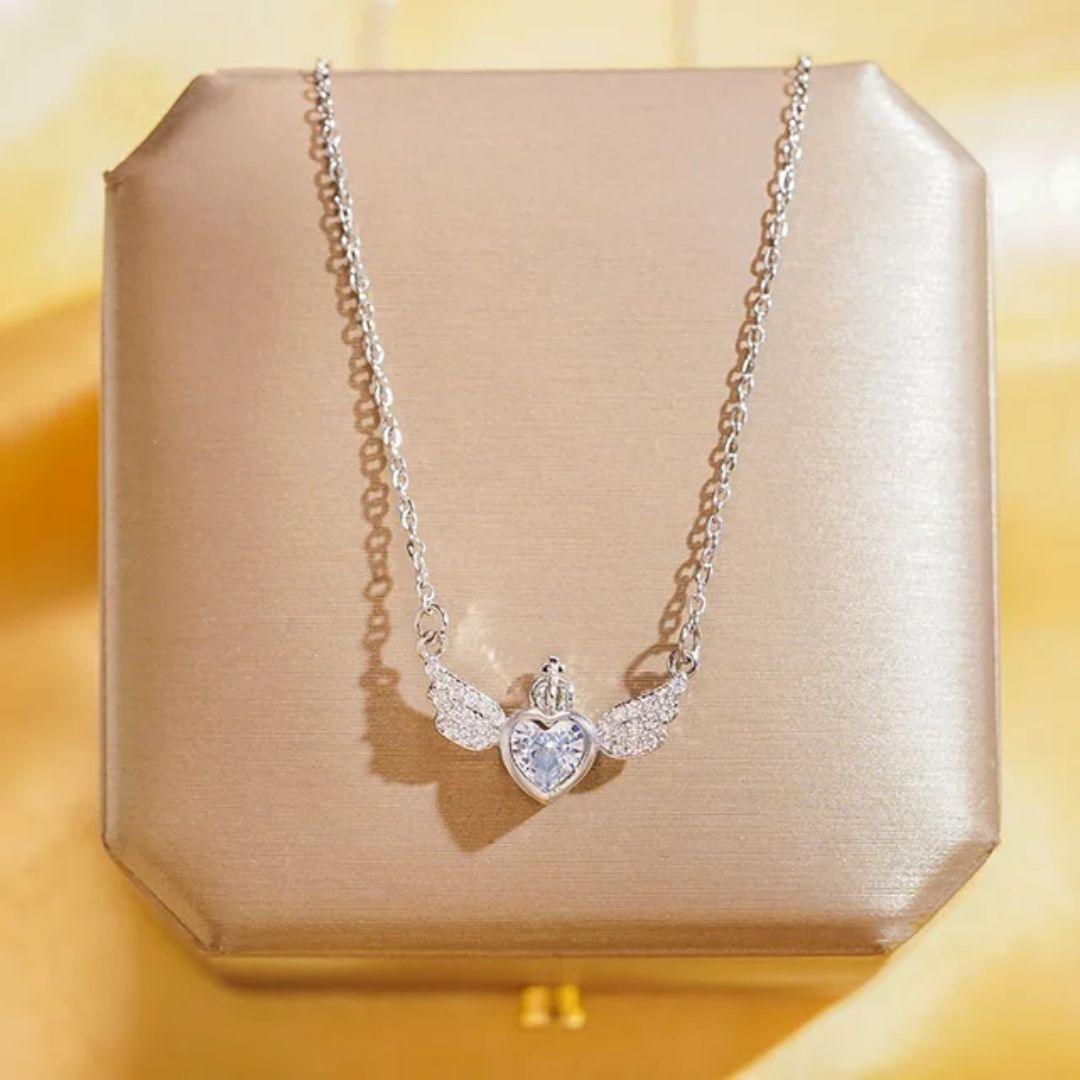 Fly high Neckpiece