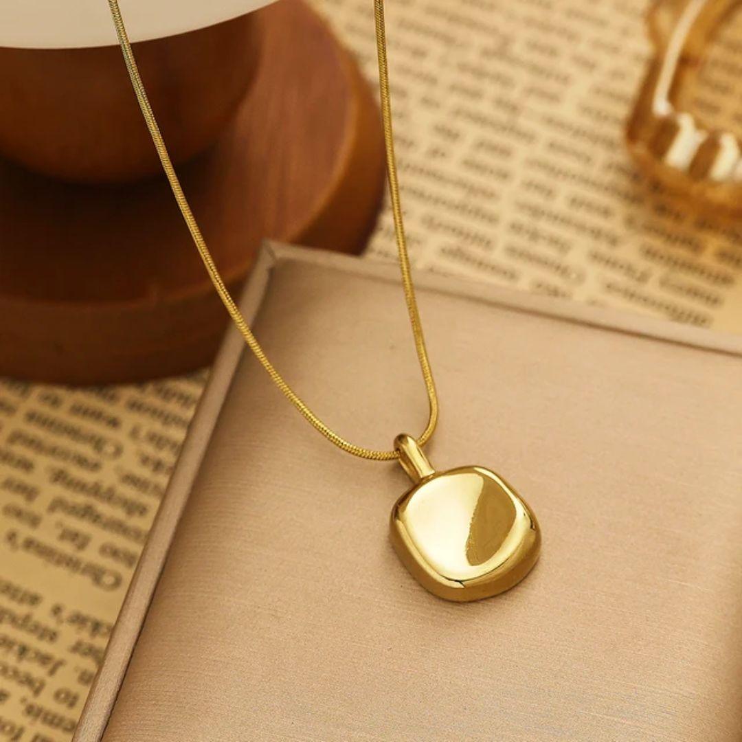 Glossy Chain Necklace