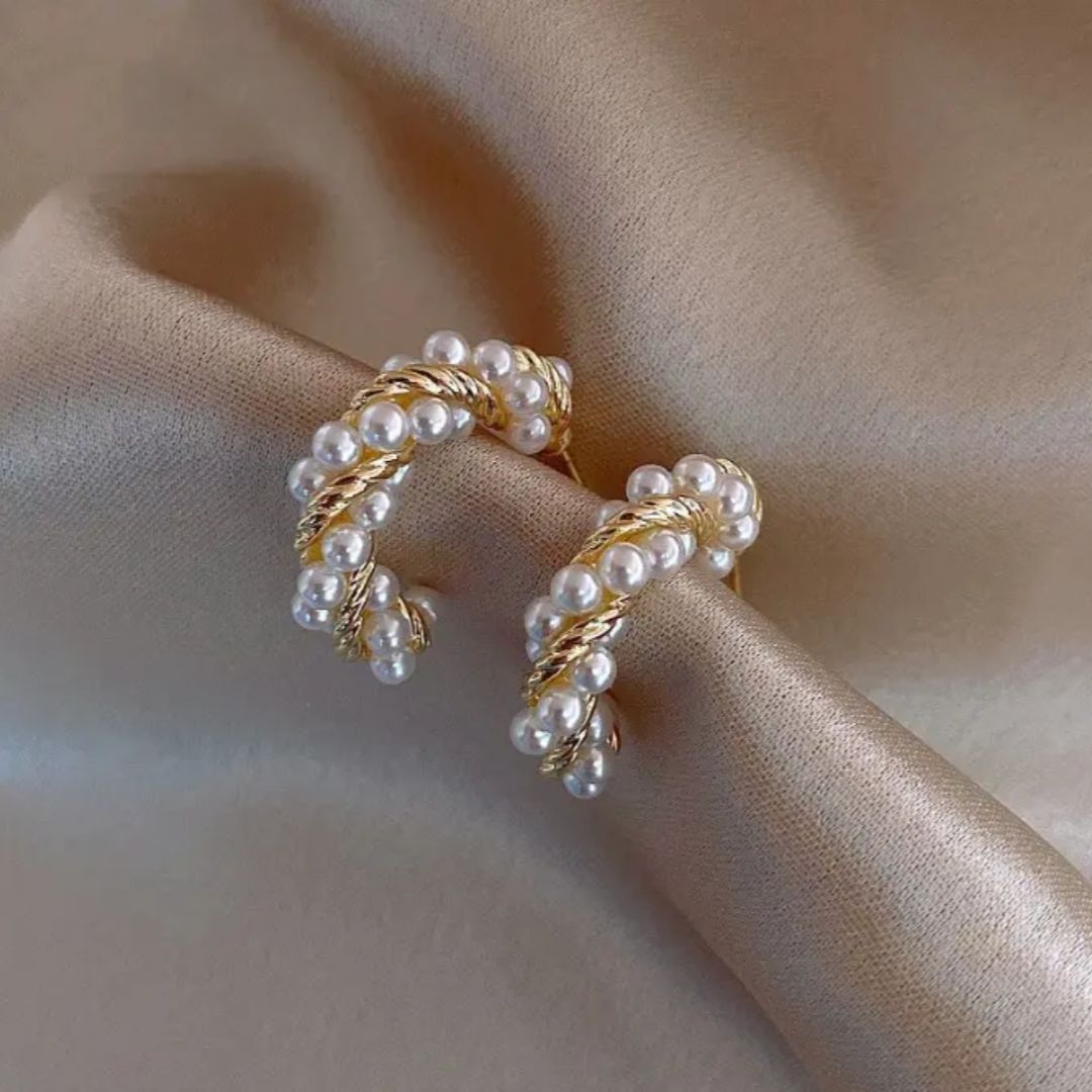 Pure Pearl Elegance Earring