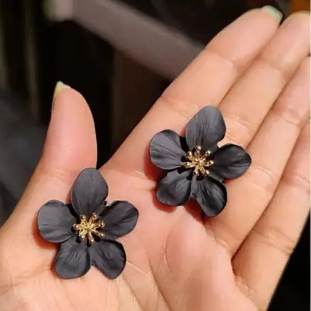 Black Blossom Earring