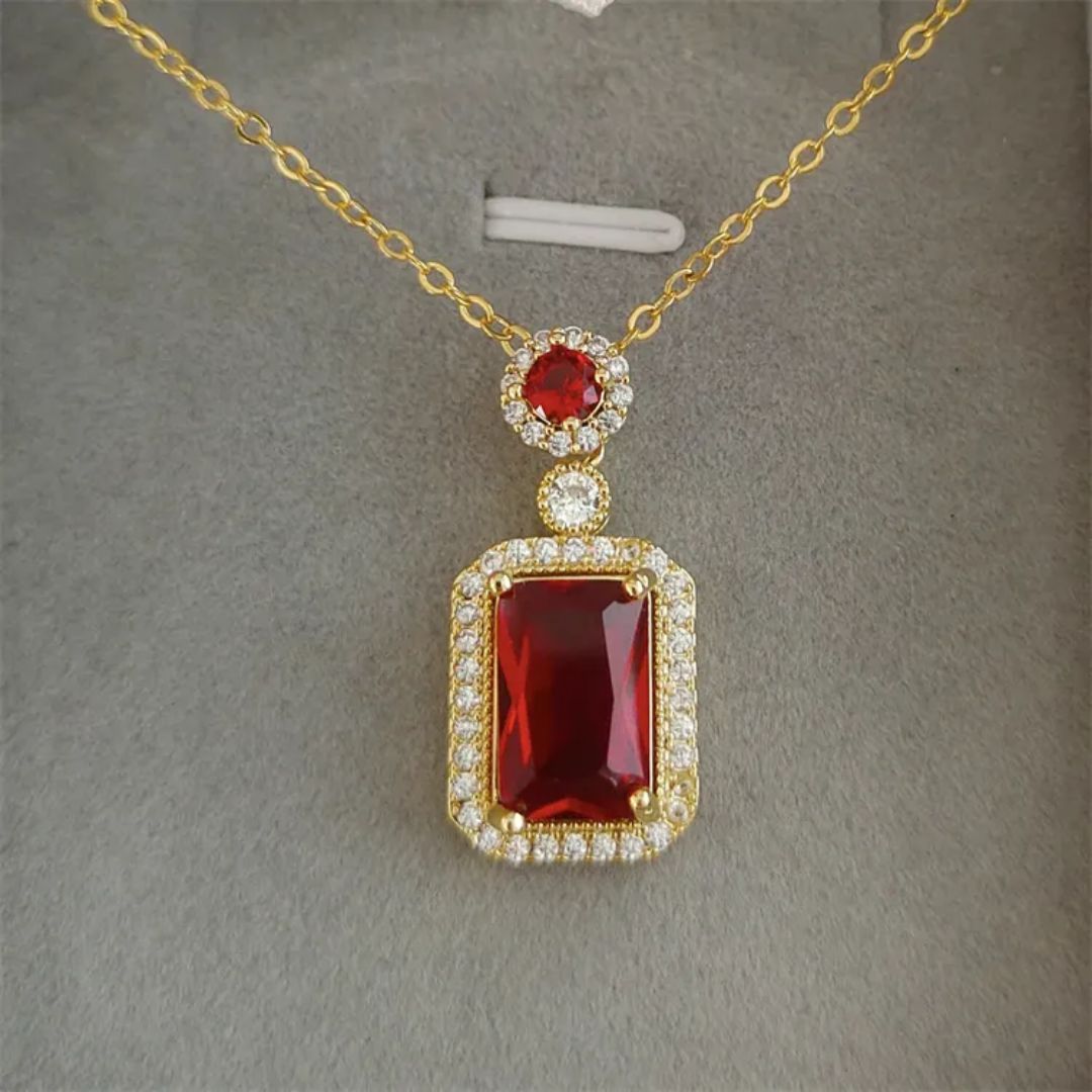 Lustre of Quinn Necklace