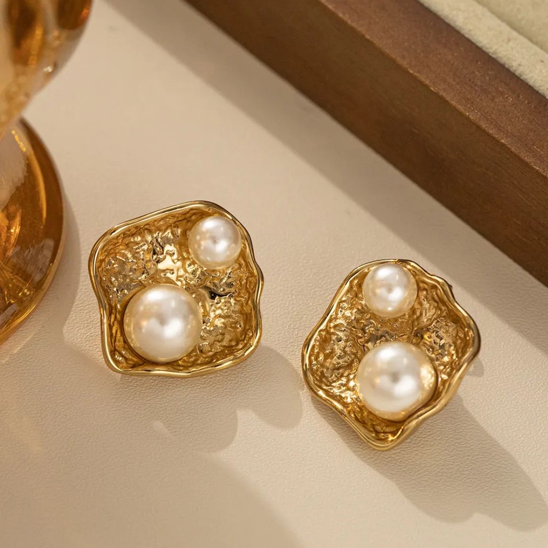 Arana Pearls Earring