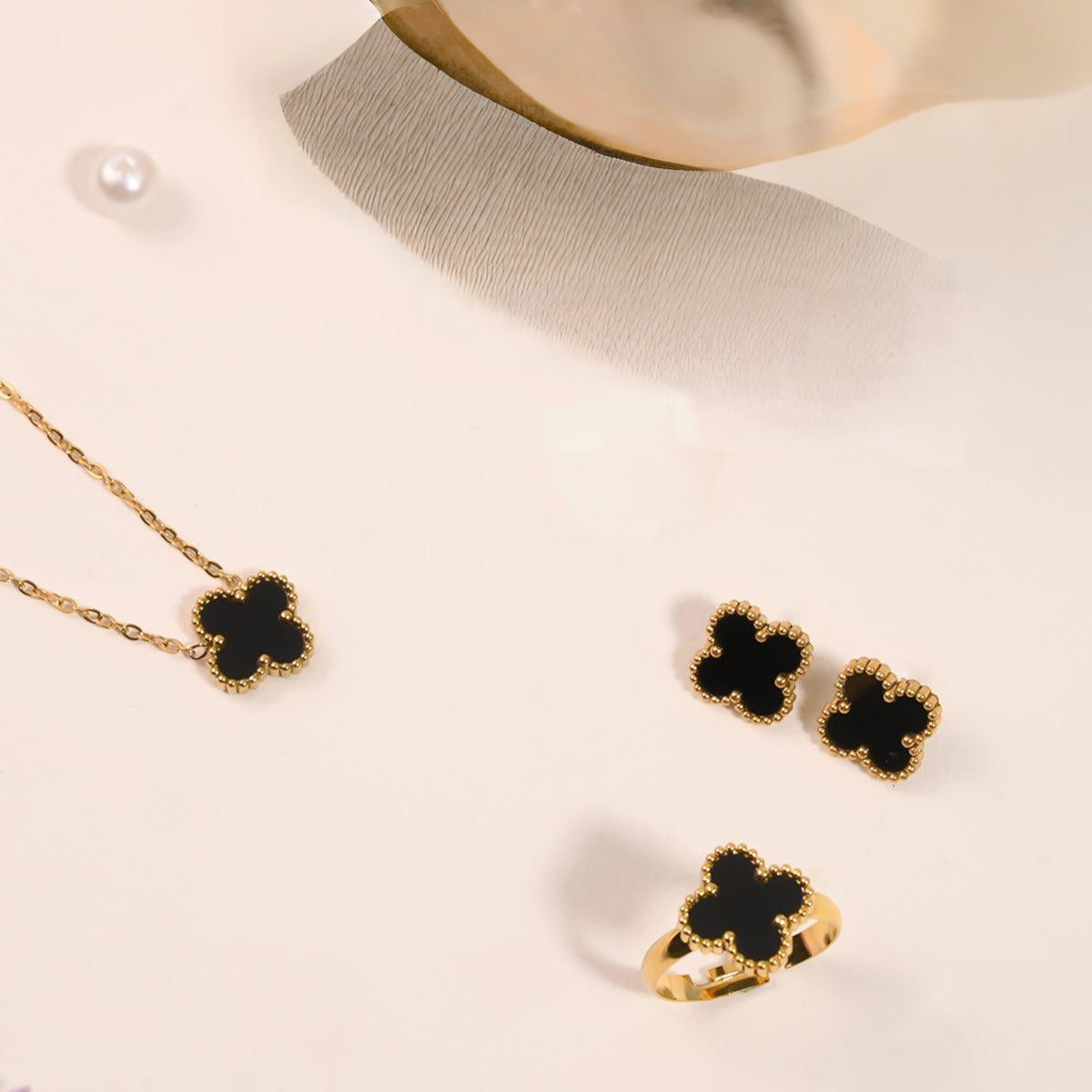 Midnight Clover Affair Jewellery Set