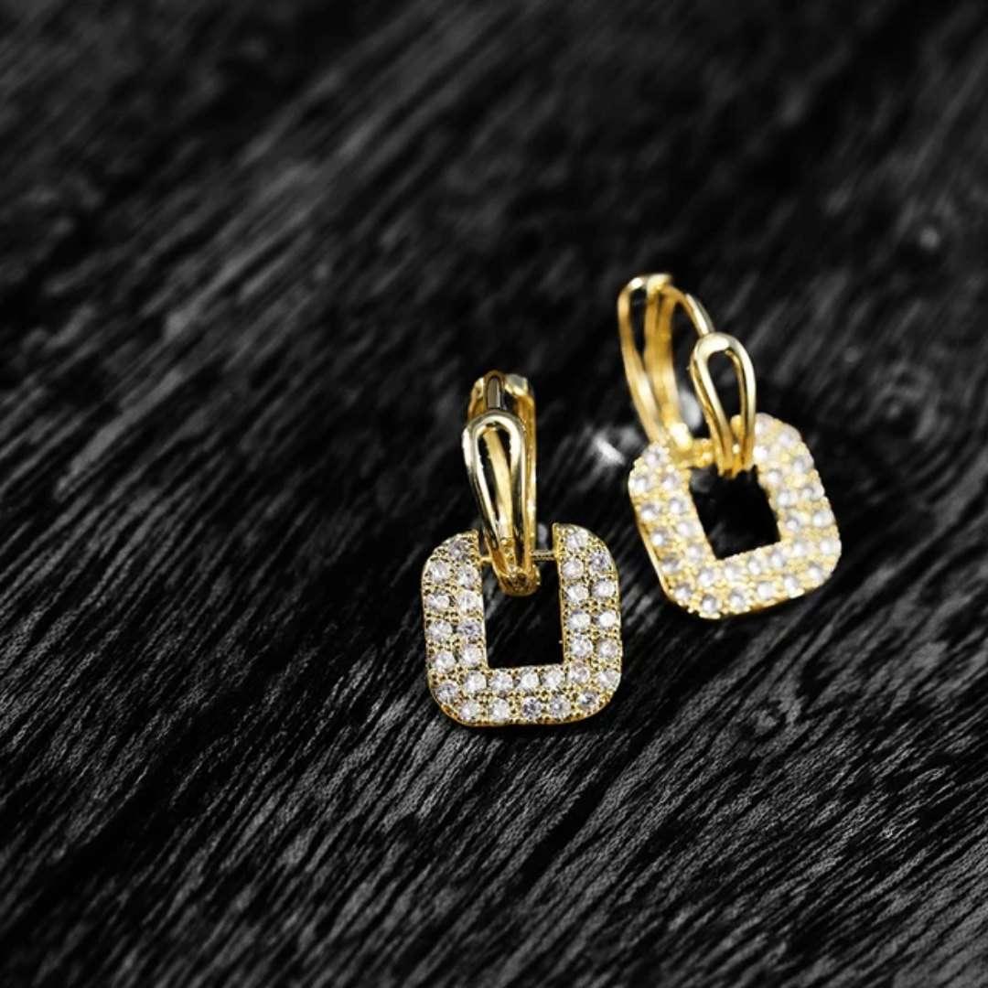 Dazzle Star Minimal Earring