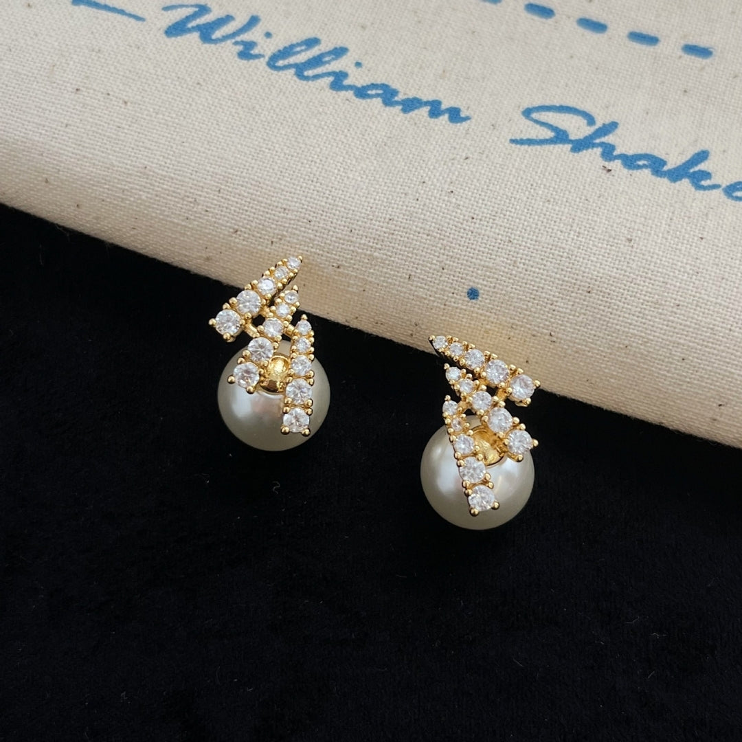 Graceful Glamour Pearls Earrings