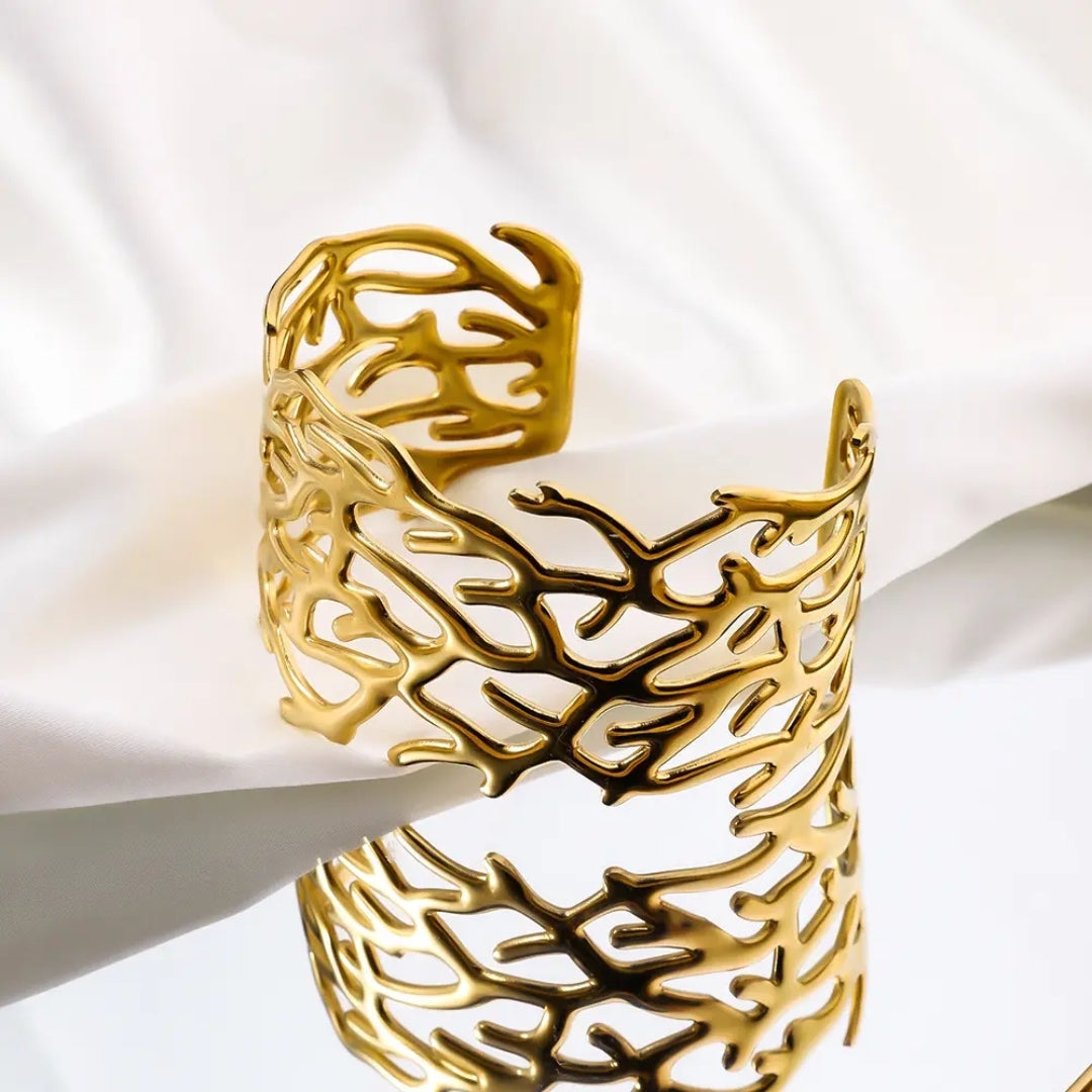Elegant Glow Bracelet
