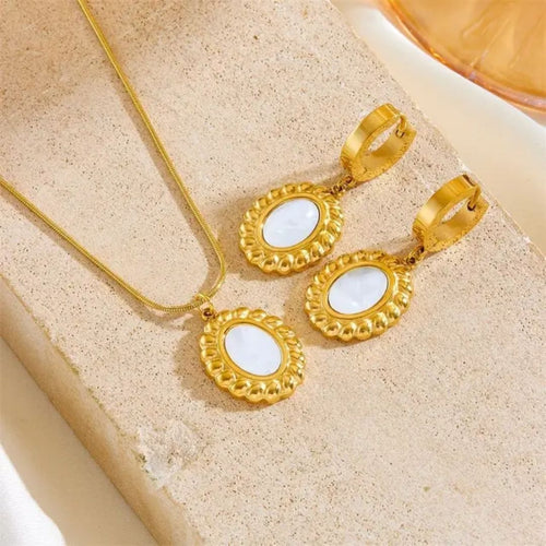 Golden Oval Serenity Neckpiece Set