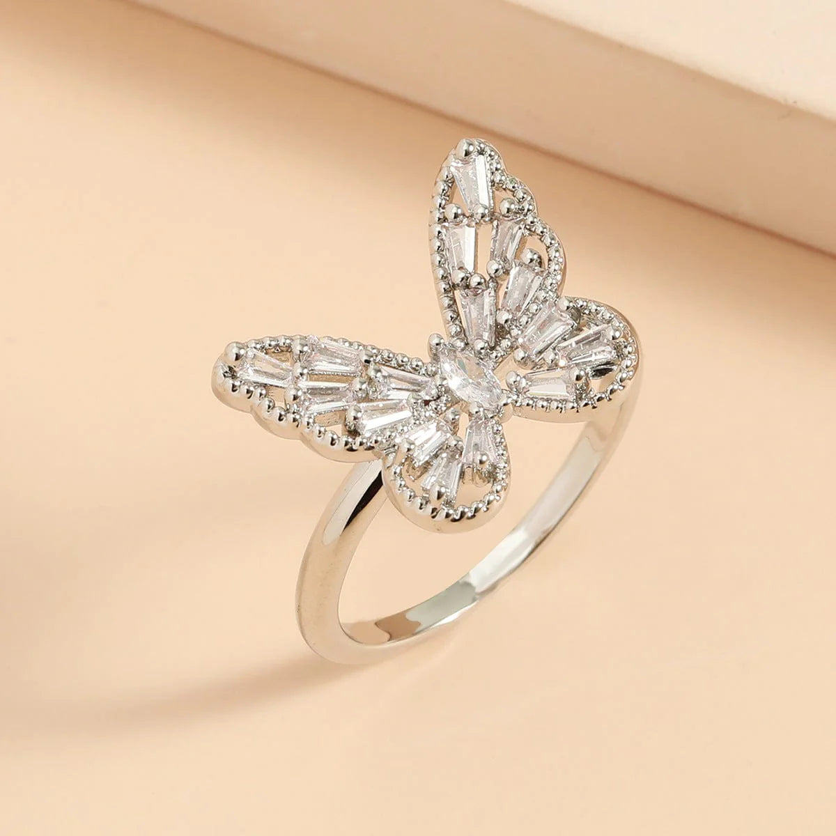 Float like a butterfly Ring