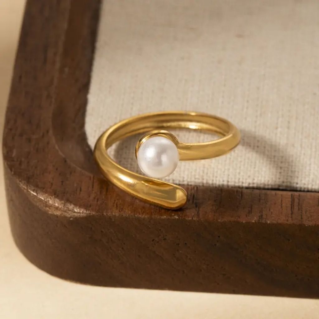 Pearlcore Gold Ring