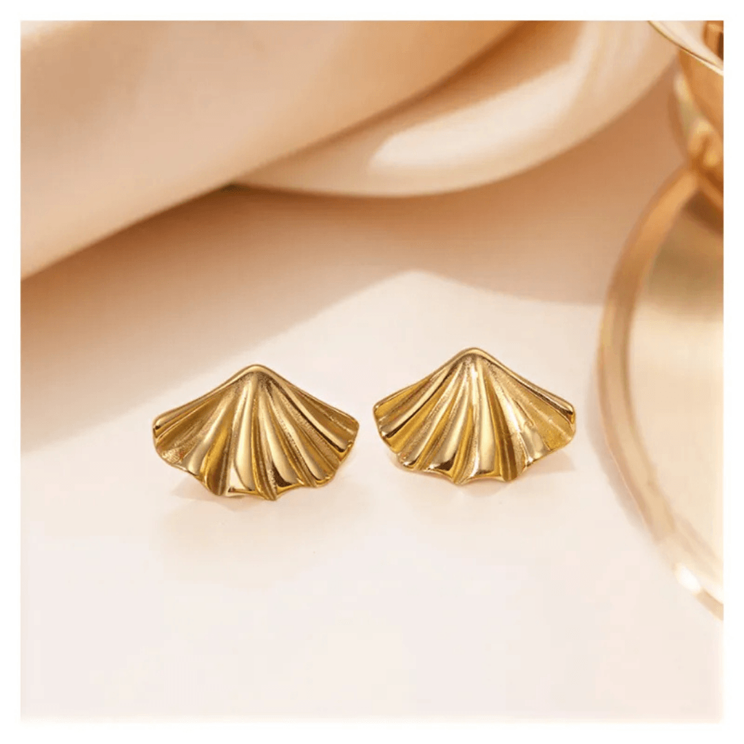 As Pretty Golden Wing Earrings