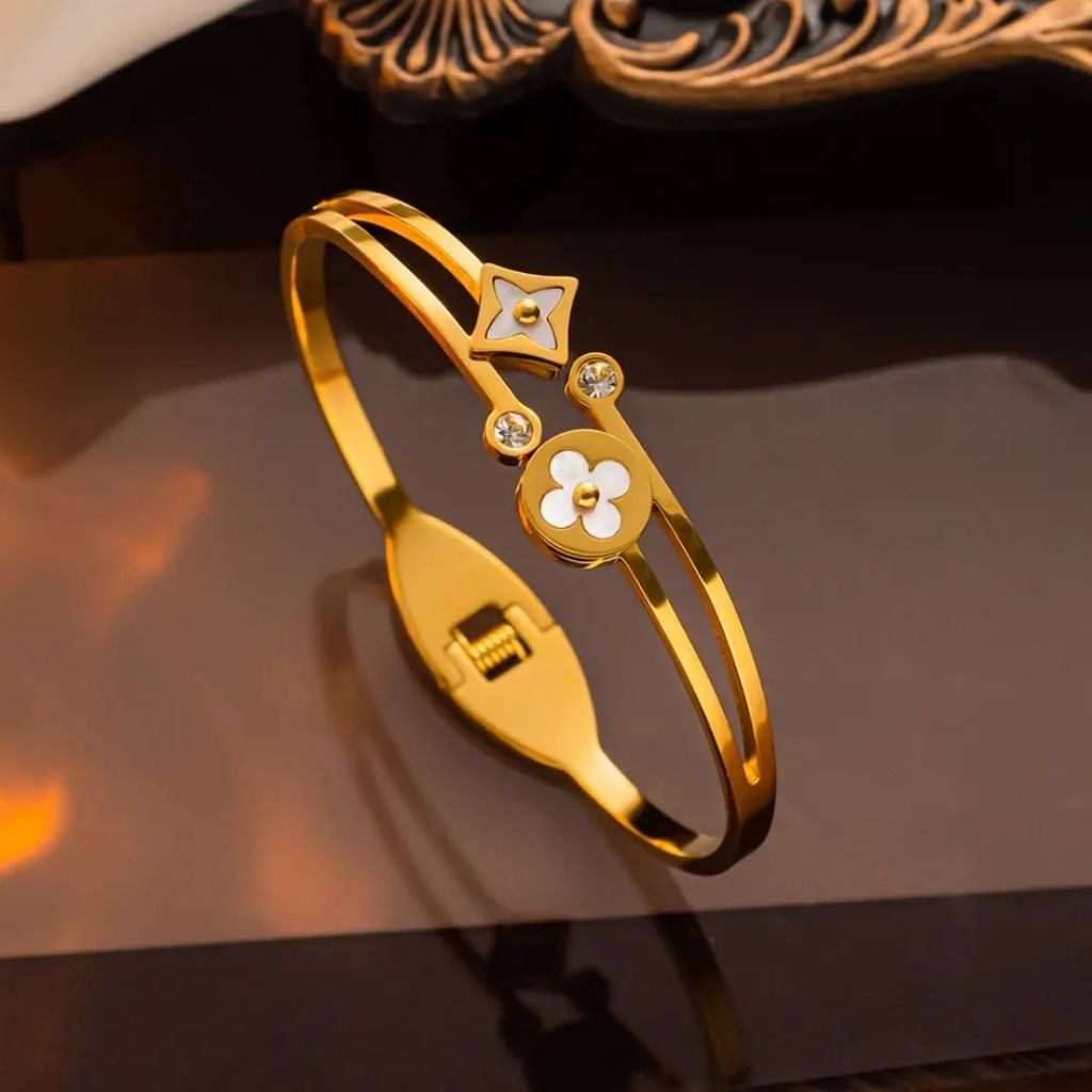 Charmette Clove Gold Bracelet