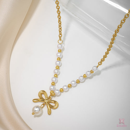 A Pearl Of Golden Neckpiece