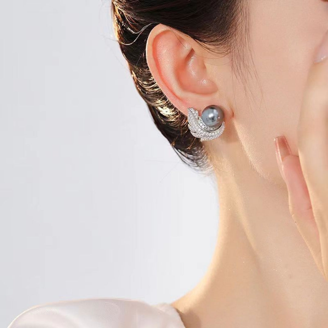 Silver Plume Pearls Earrings