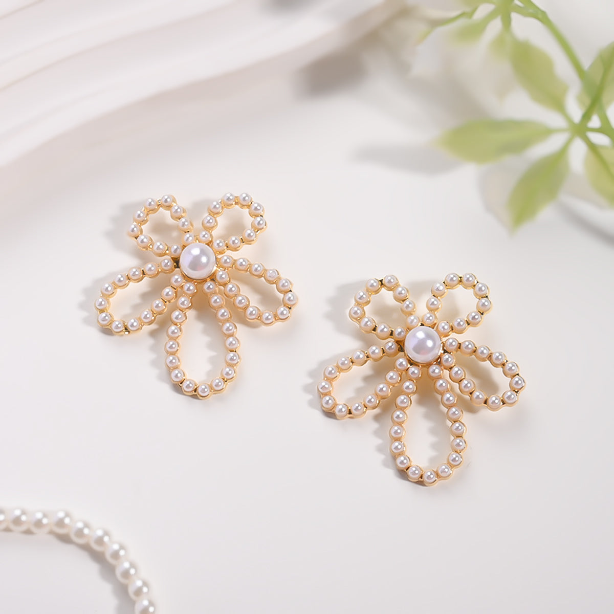 A Pearl Of Flower Earrings