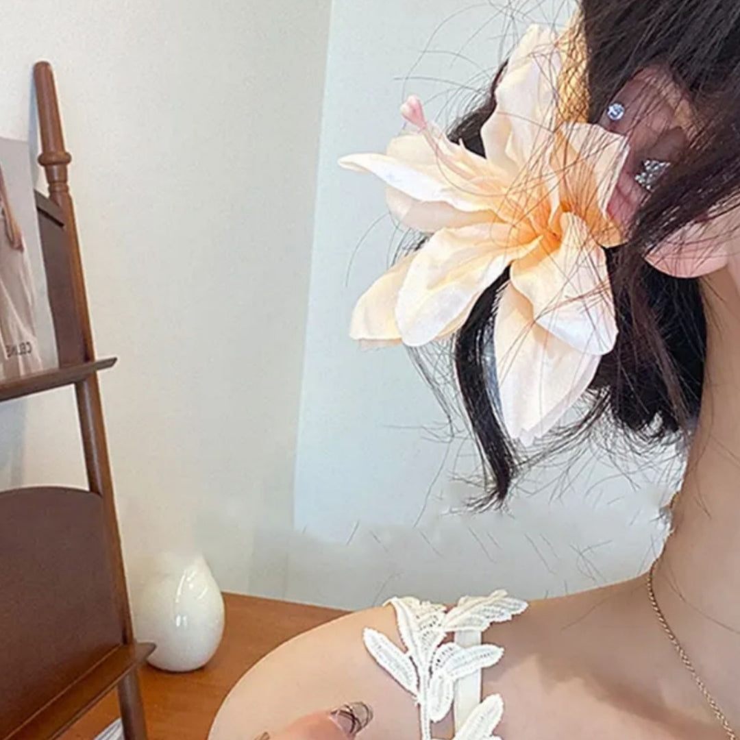Peach Lily Clip