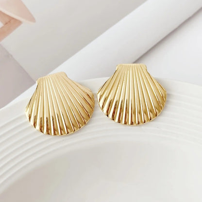 Golden Shell Earrings