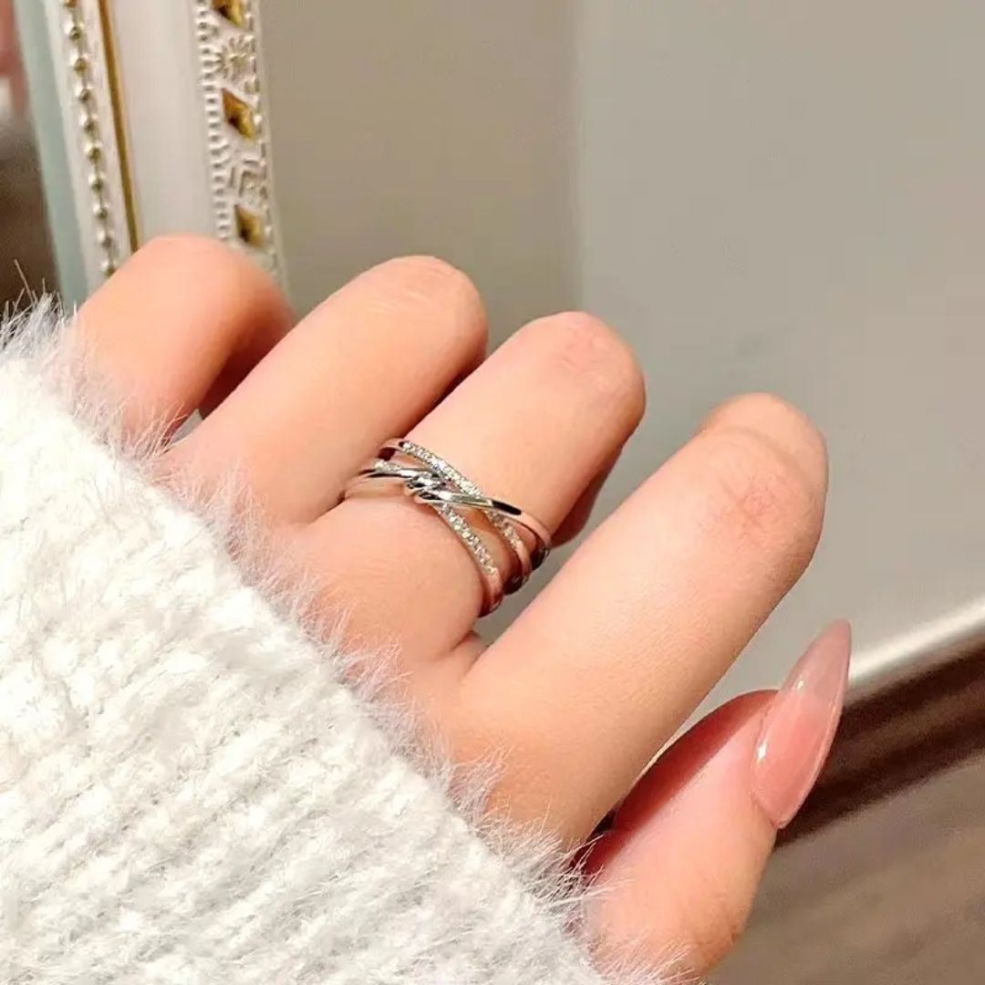 Criss-Cross Ring