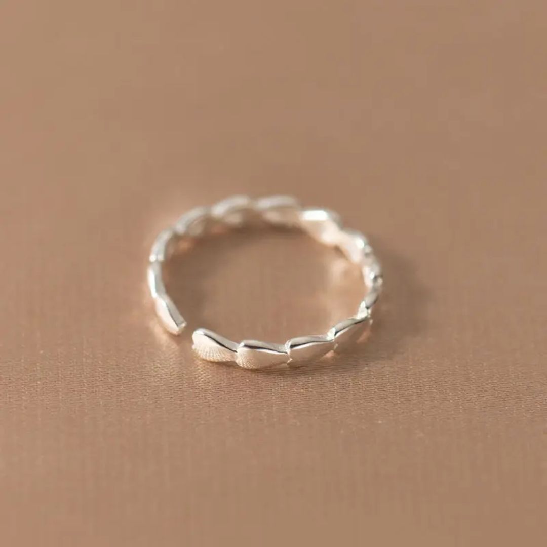 Heart vine Ring