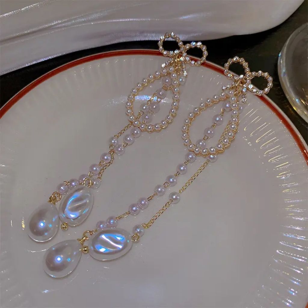 Coquette Pearl Bow Earrings