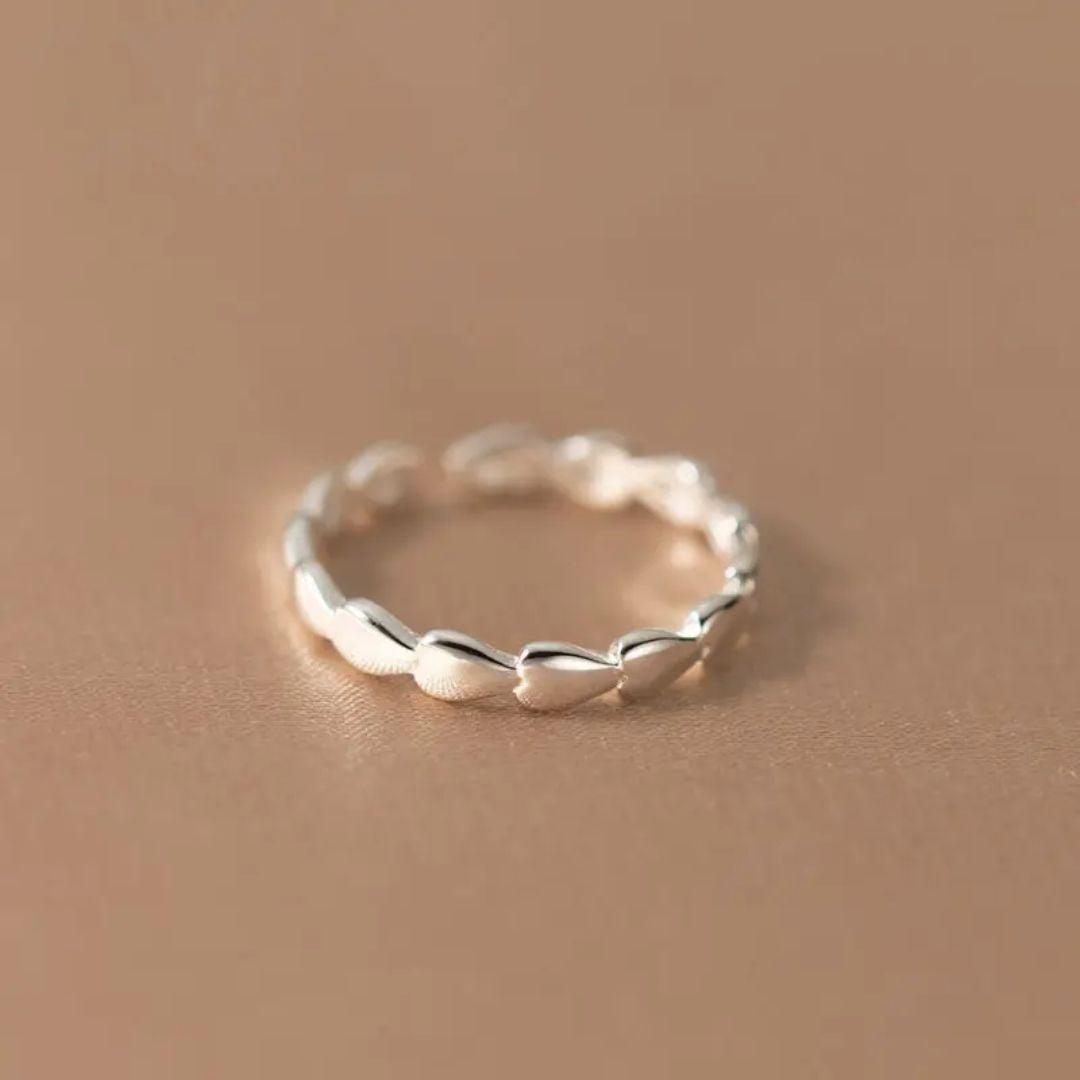 Heart vine Ring
