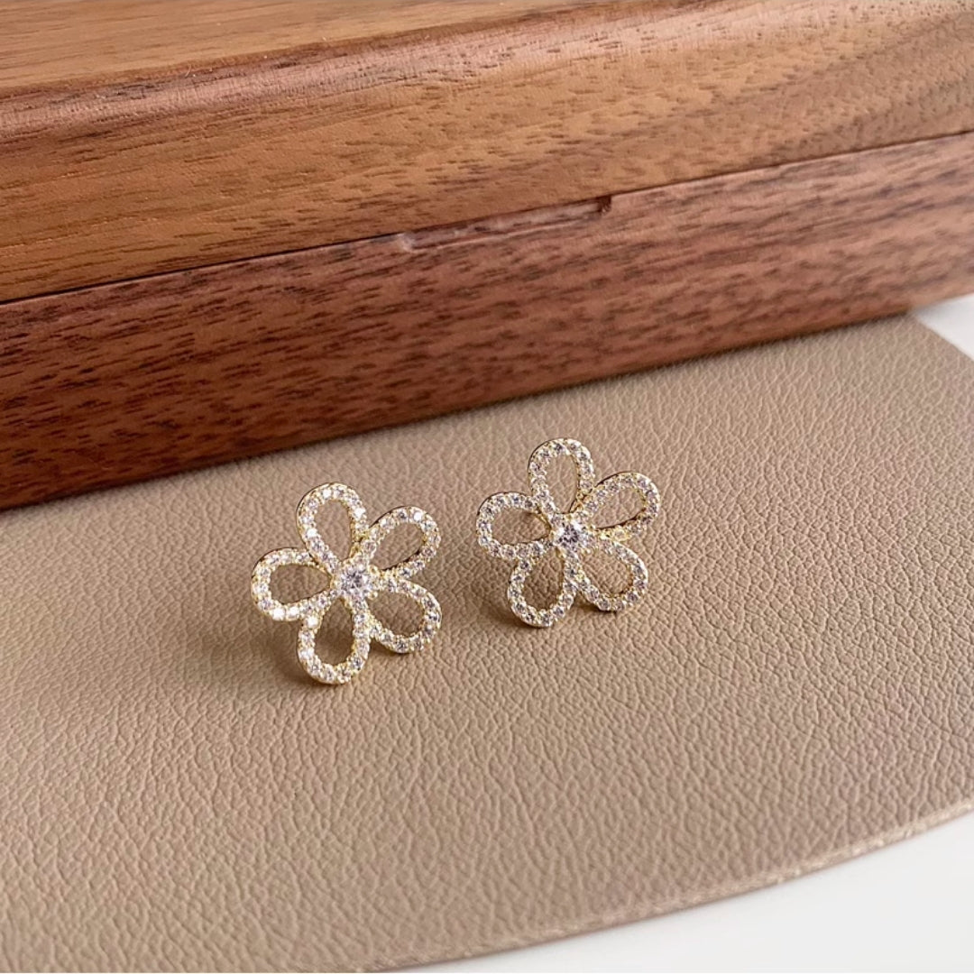 Bling Blogger Flower Earrings