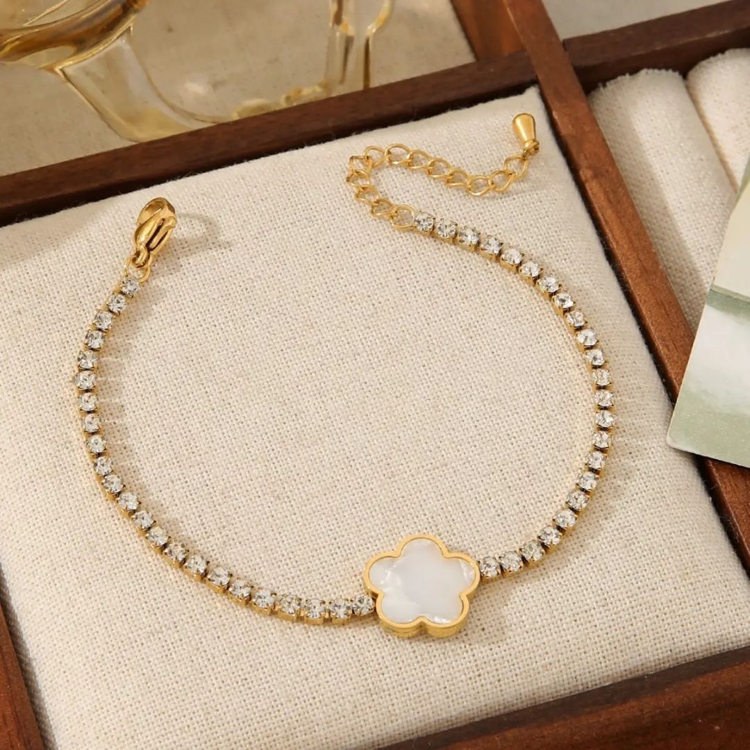 Clover Bling Drop Bracelet