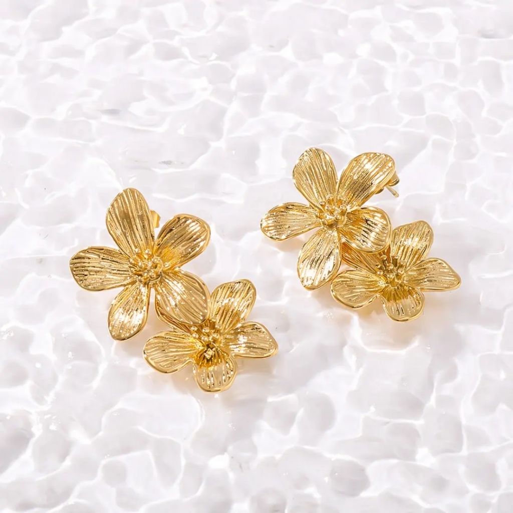 Daisy Glow Dangles Earrings