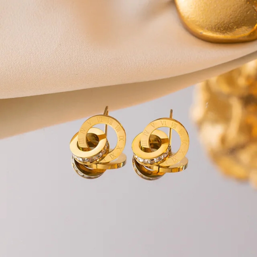 Roman Embrace Studs Earring