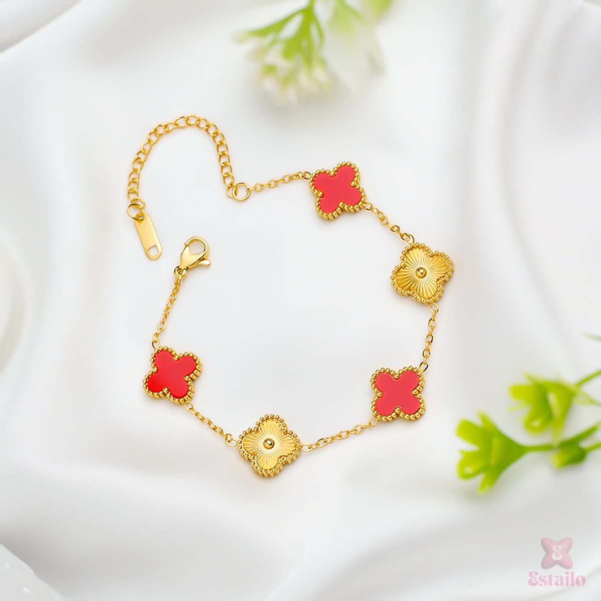 Opulent Clover Chain Bracelet