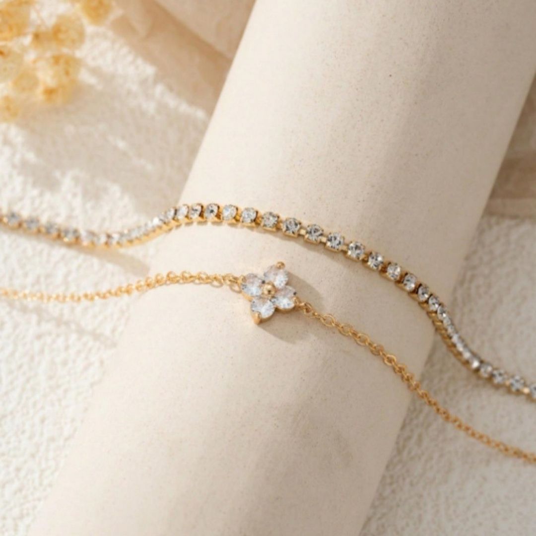 Clover Dainty Strand Bracelet