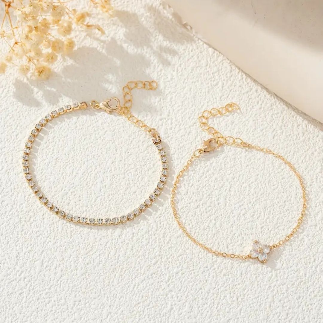 Clover Dainty Strand Bracelet