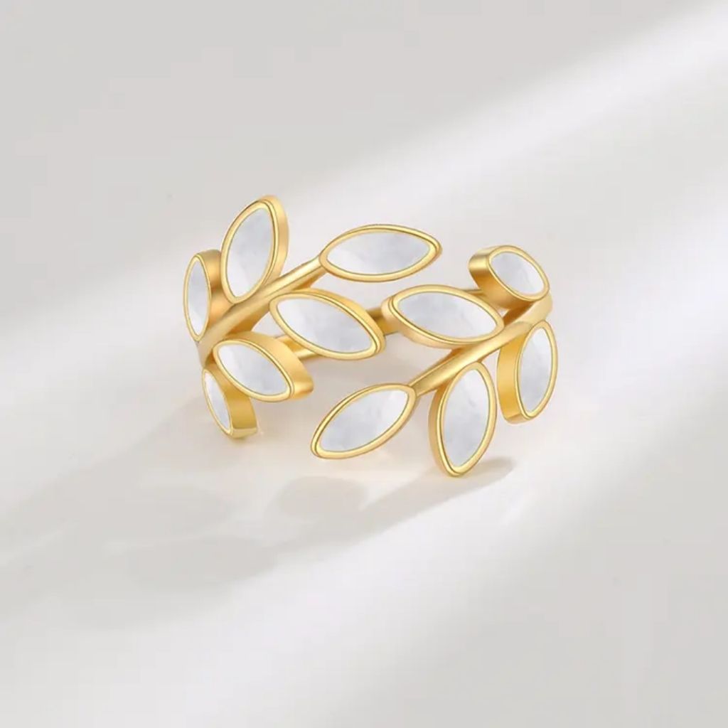 Delicate Leaf Ring