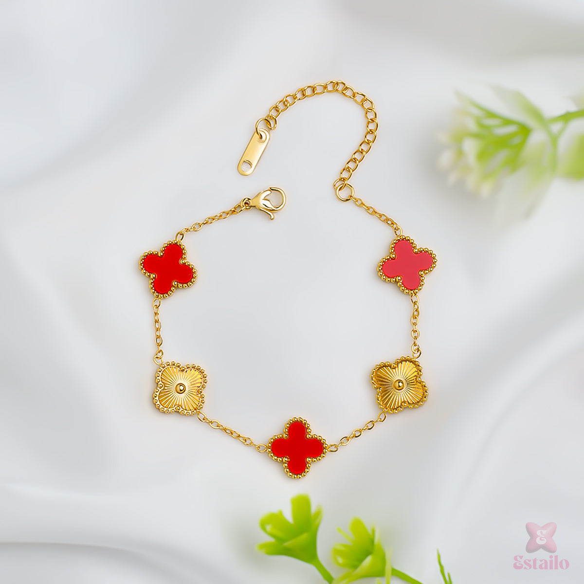 Opulent Clover Chain Bracelet