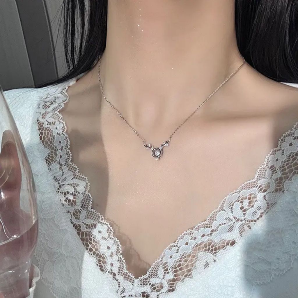 Delicate Dainty Leaf Necklace